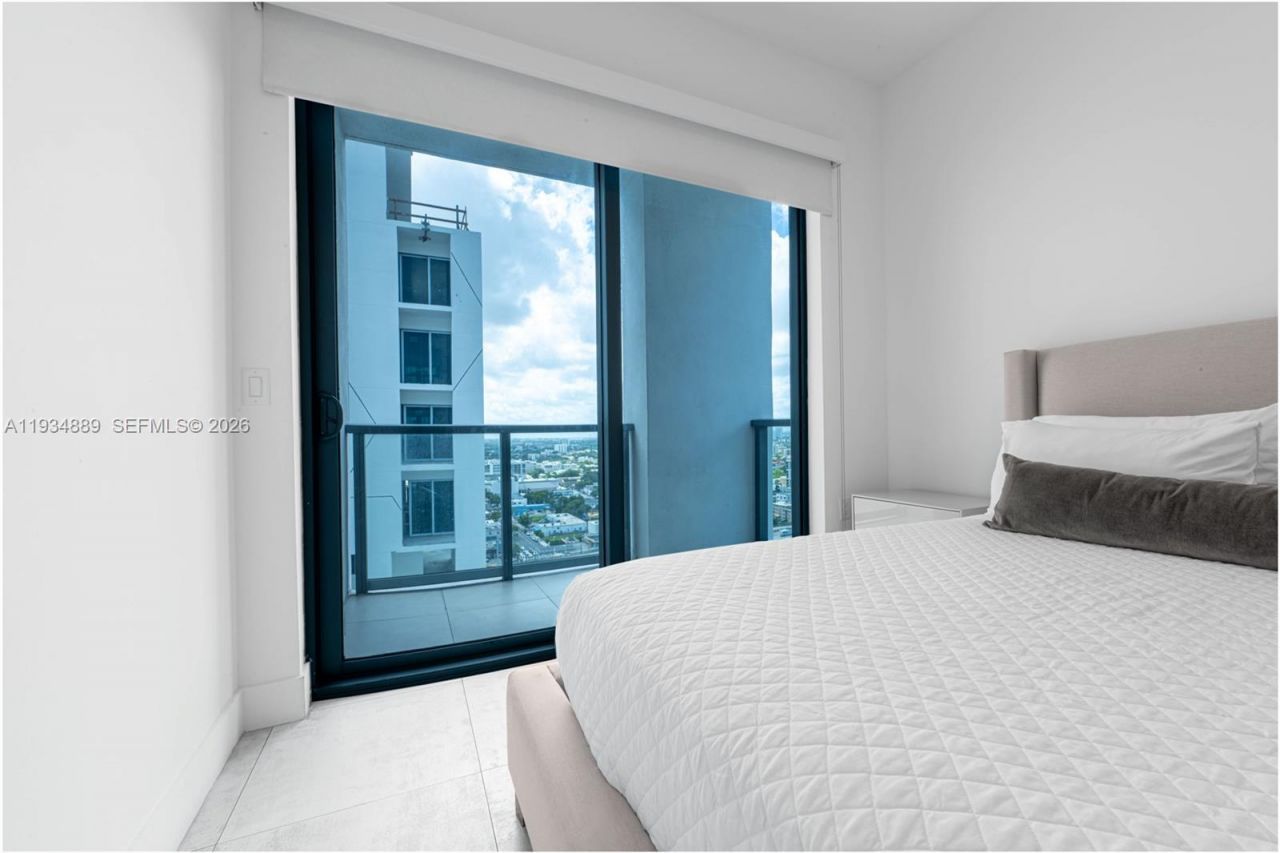 239 SW 9th St, Unit 2103, Miami, FL 33130 Photo