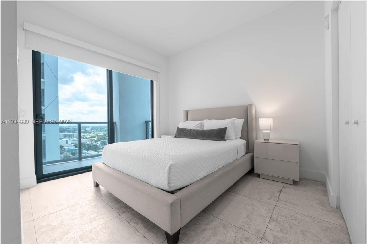 239 SW 9th St, Unit 2103, Miami, FL 33130 Photo