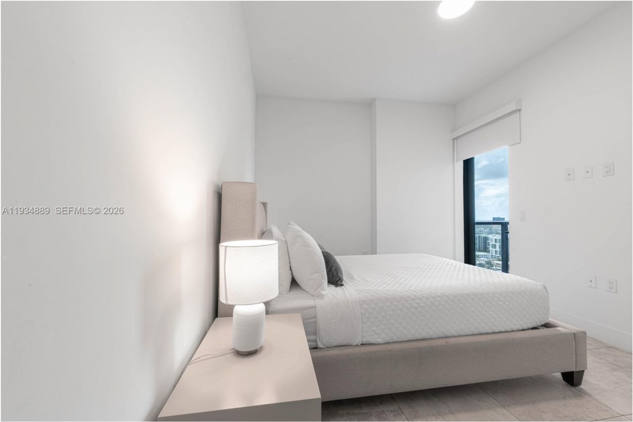 239 SW 9th St, Unit 2103, Miami, FL 33130 Photo