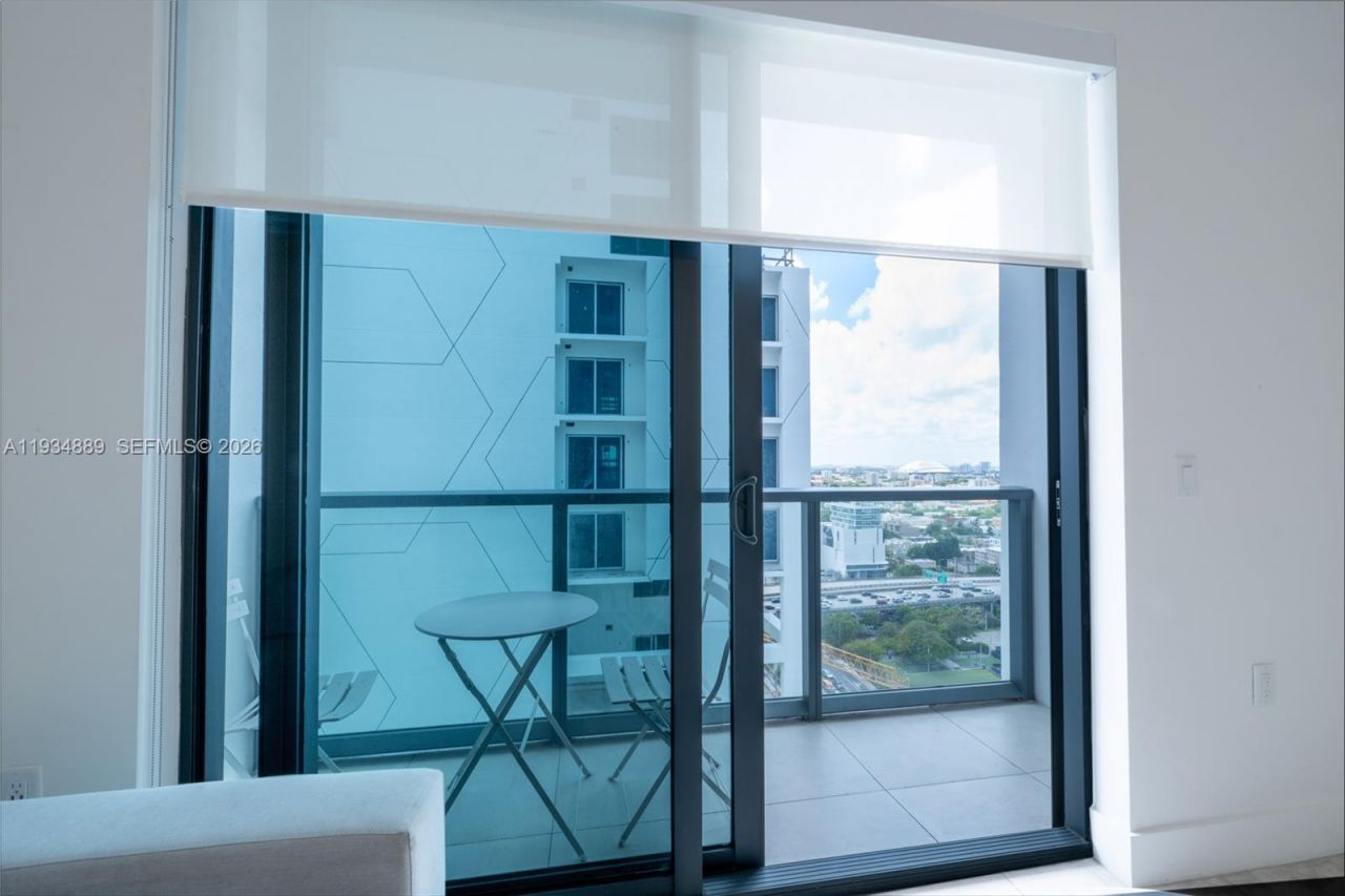 239 SW 9th St, Unit 2103, Miami, FL 33130 Photo