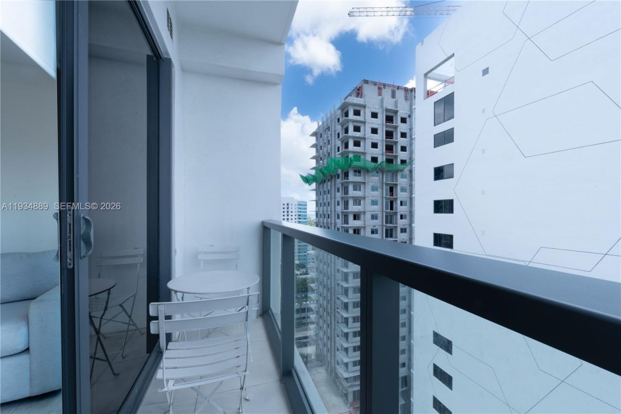 239 SW 9th St, Unit 2103, Miami, FL 33130 Photo