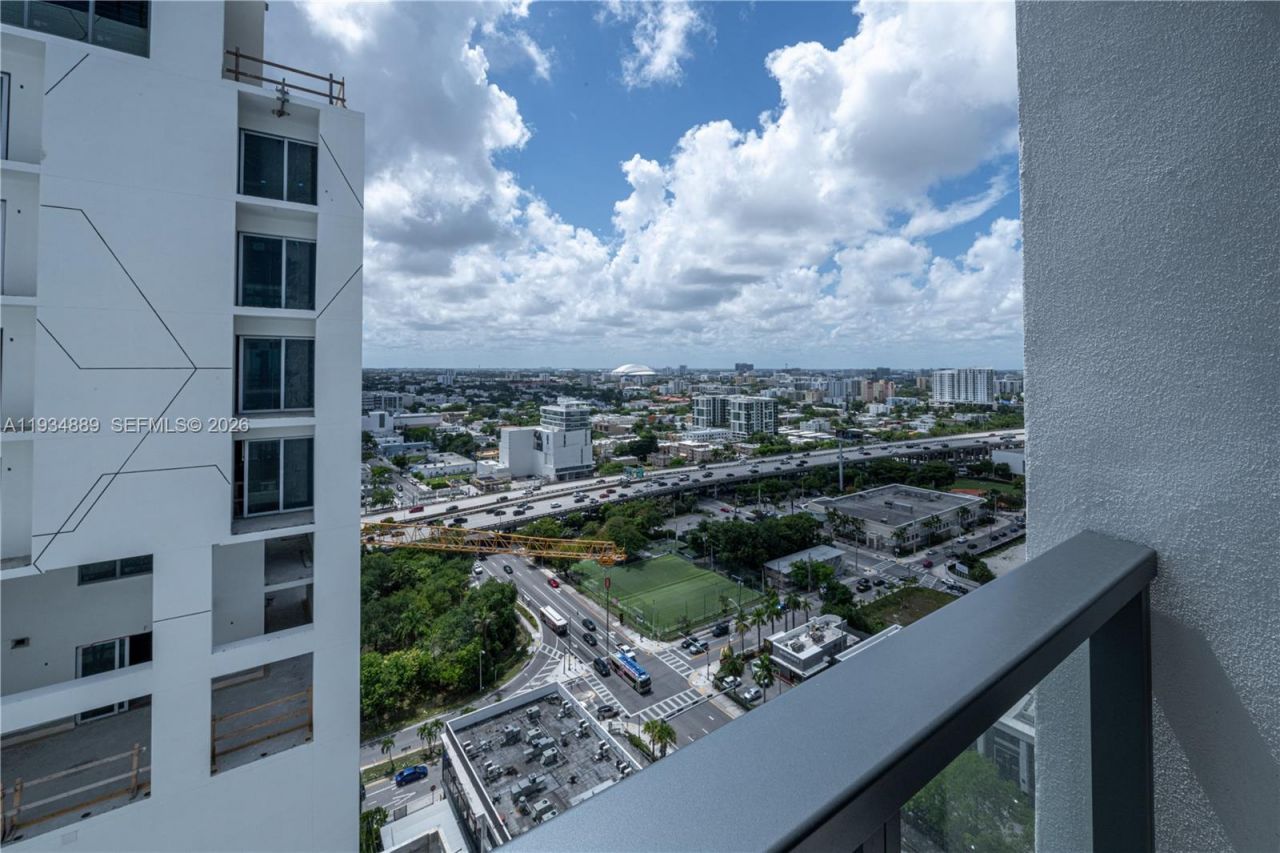 239 SW 9th St, Unit 2103, Miami, FL 33130 Photo