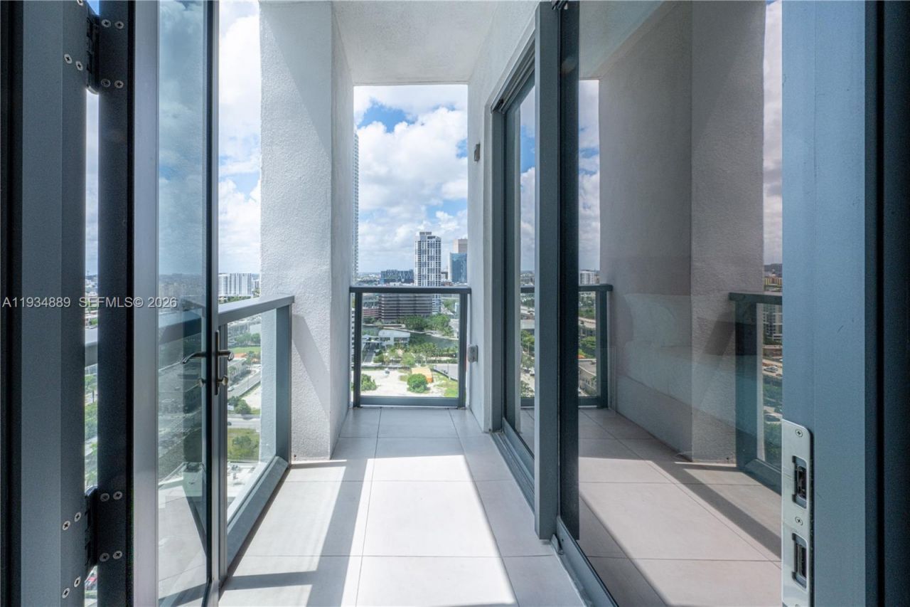 239 SW 9th St, Unit 2103, Miami, FL 33130 Photo