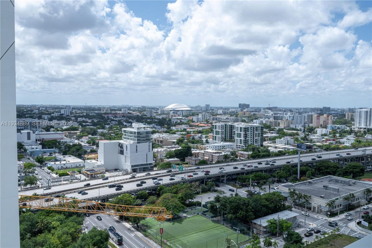 239 SW 9th St, Unit 2103, Miami, FL 33130 Photo