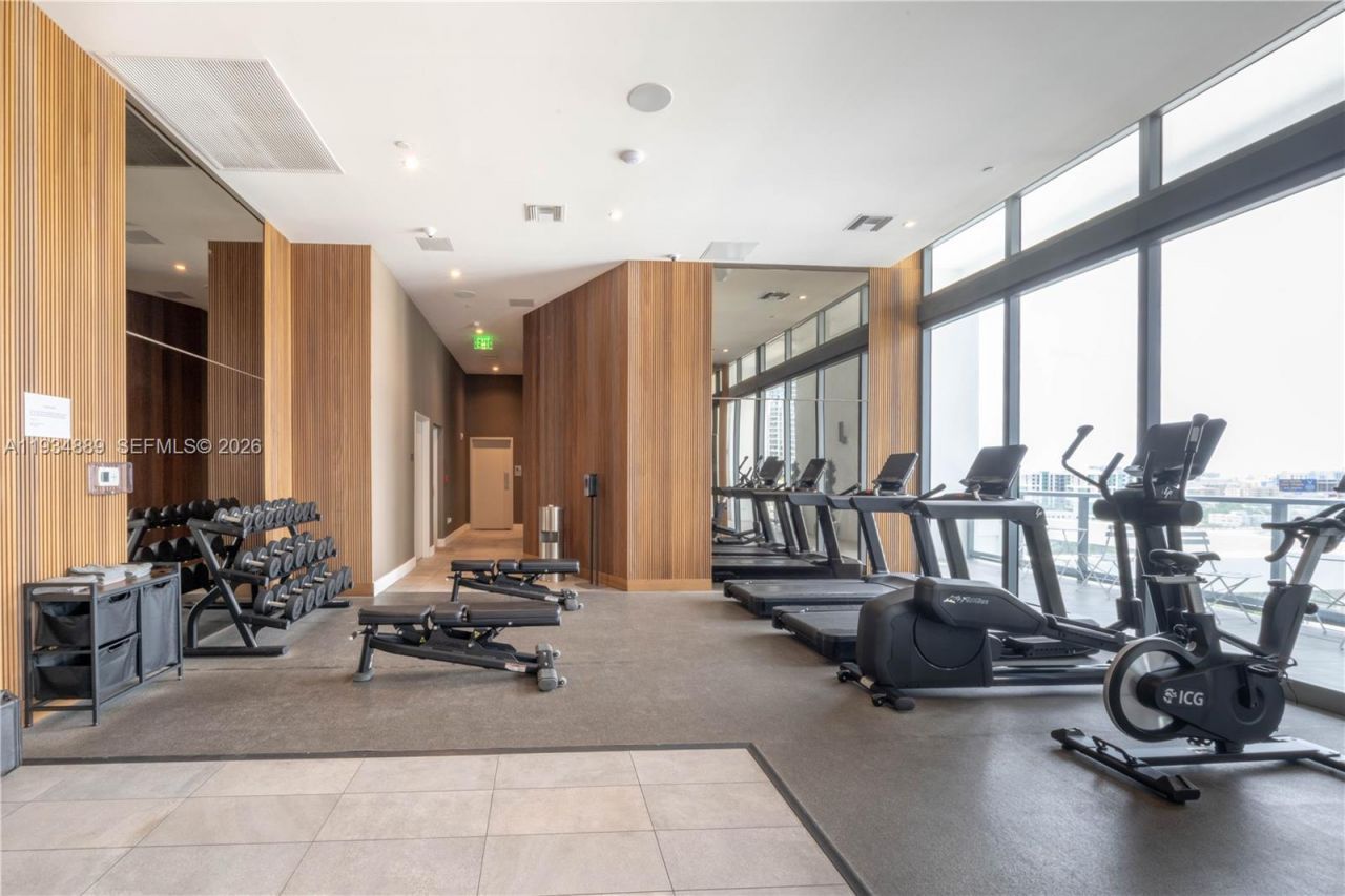 239 SW 9th St, Unit 2103, Miami, FL 33130 Photo