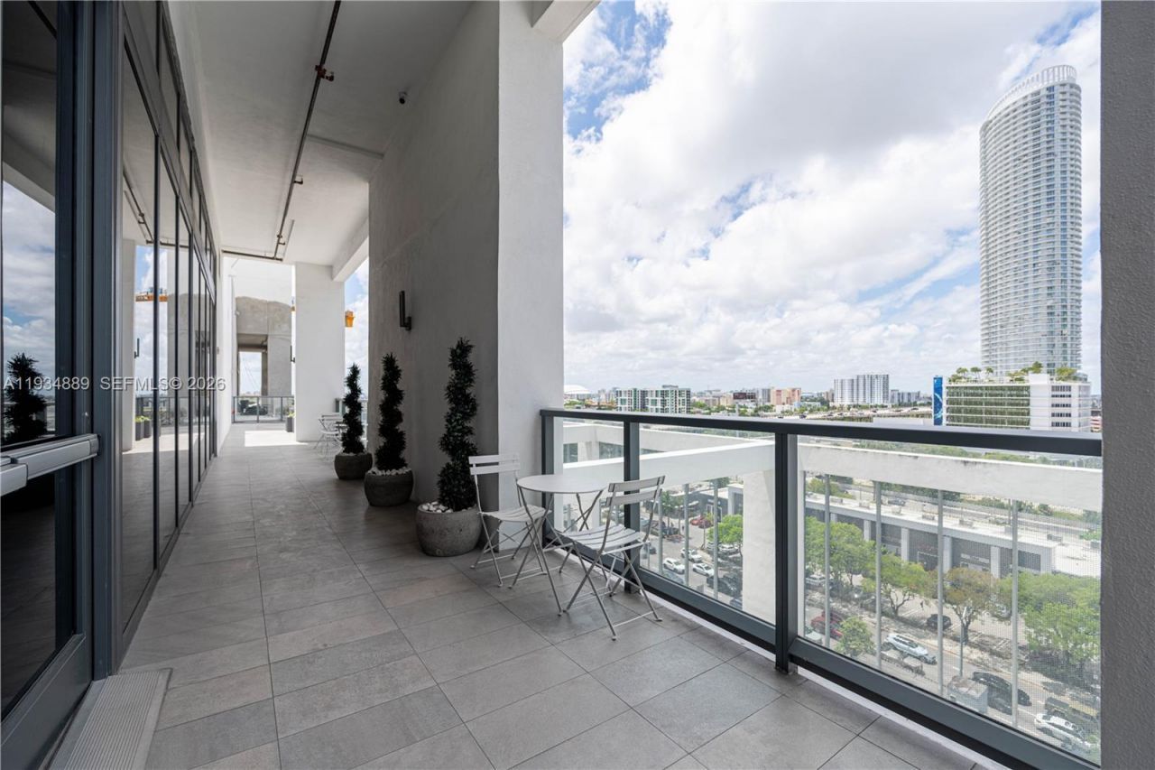 239 SW 9th St, Unit 2103, Miami, FL 33130 Photo