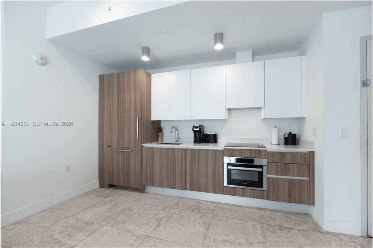 239 SW 9th St, Unit 2103, Miami, FL 33130 Photo