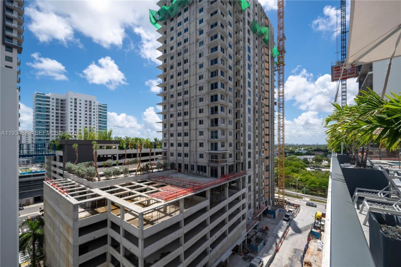 239 SW 9th St, Unit 2103, Miami, FL 33130 Photo
