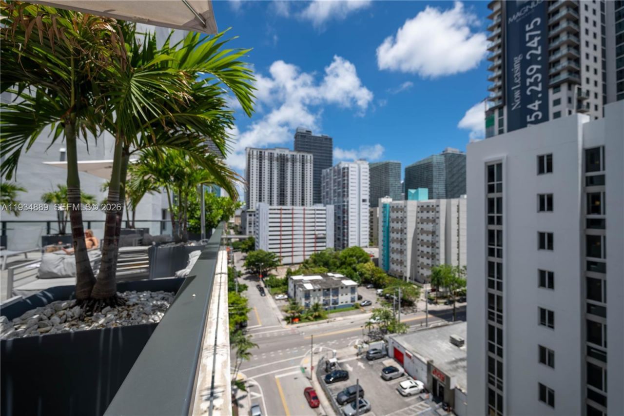 239 SW 9th St, Unit 2103, Miami, FL 33130 Photo