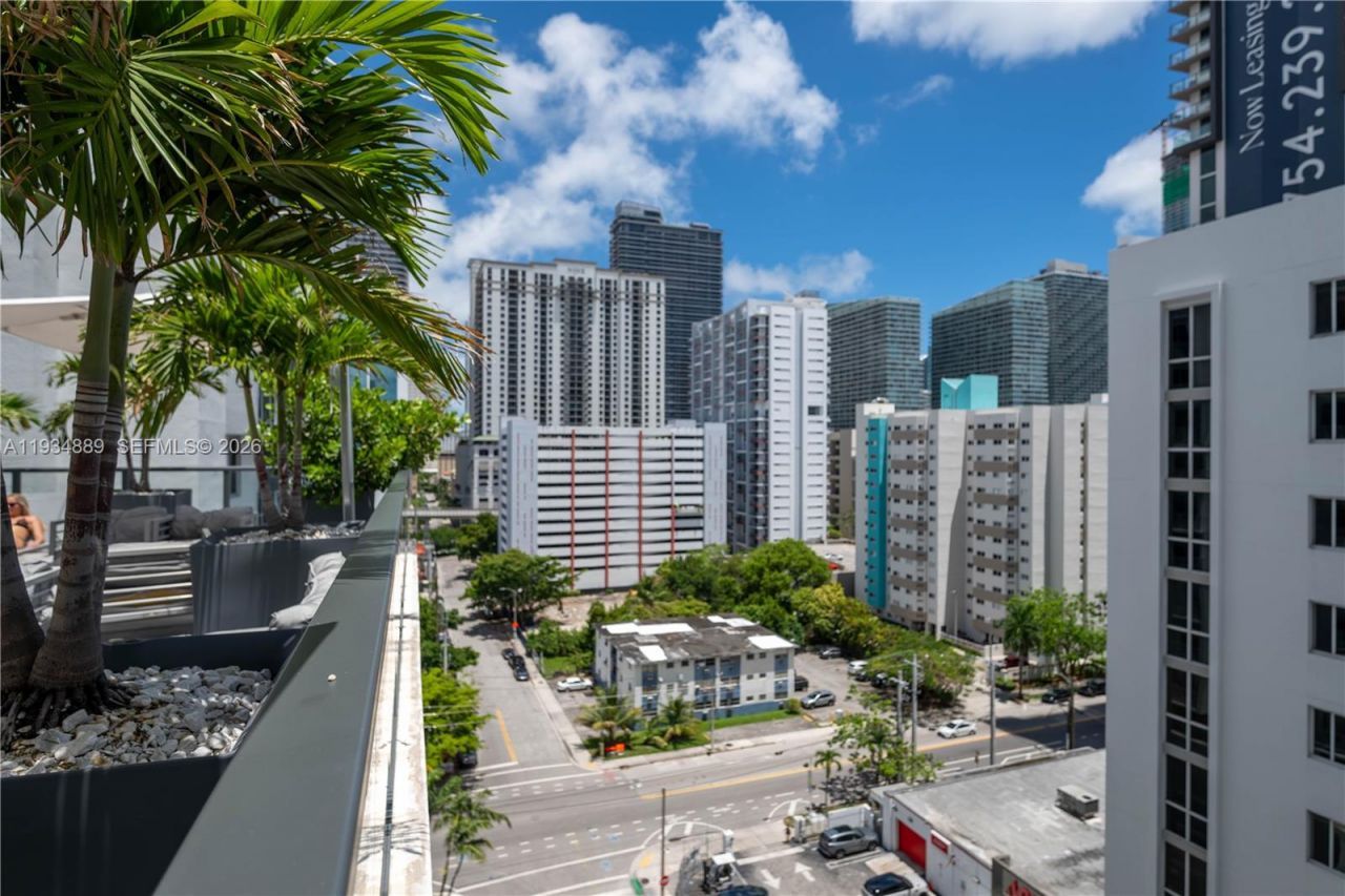 239 SW 9th St, Unit 2103, Miami, FL 33130 Photo