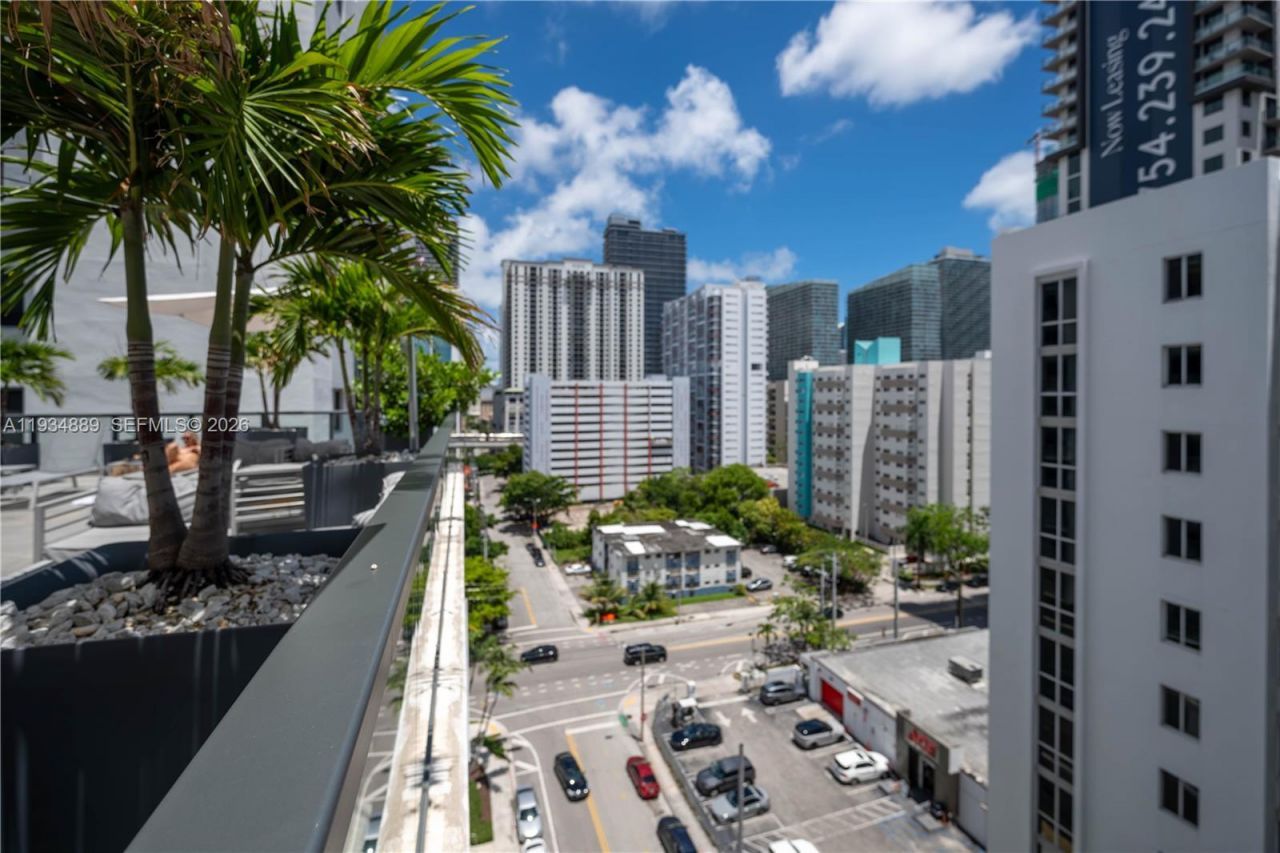 239 SW 9th St, Unit 2103, Miami, FL 33130 Photo