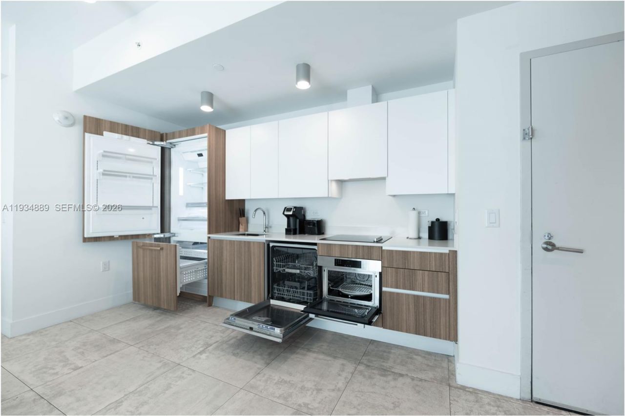 239 SW 9th St, Unit 2103, Miami, FL 33130 Photo