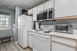 1242 River Oaks Dr. photo 4