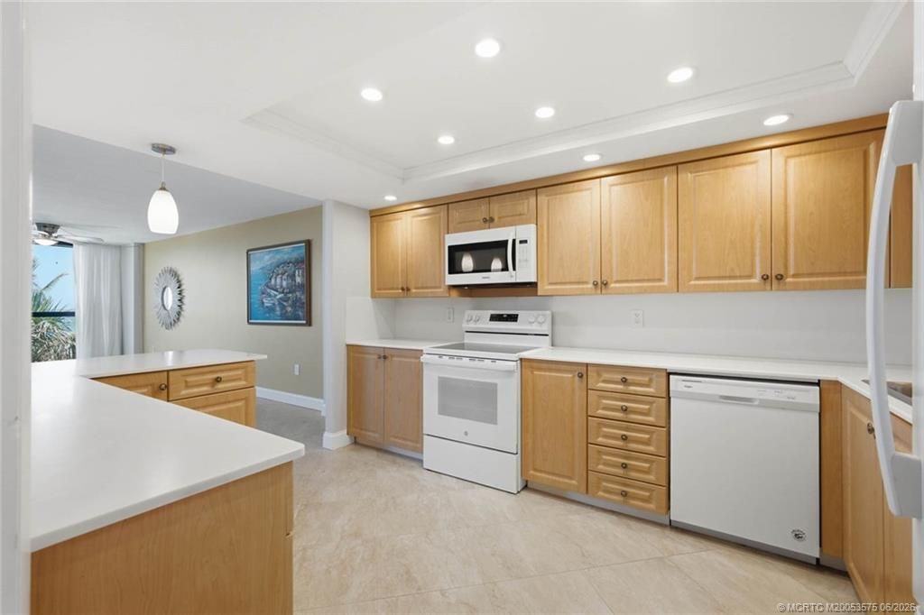 10410 S Ocean Drive, Unit 308, Jensen Beach, FL 34957 Photo