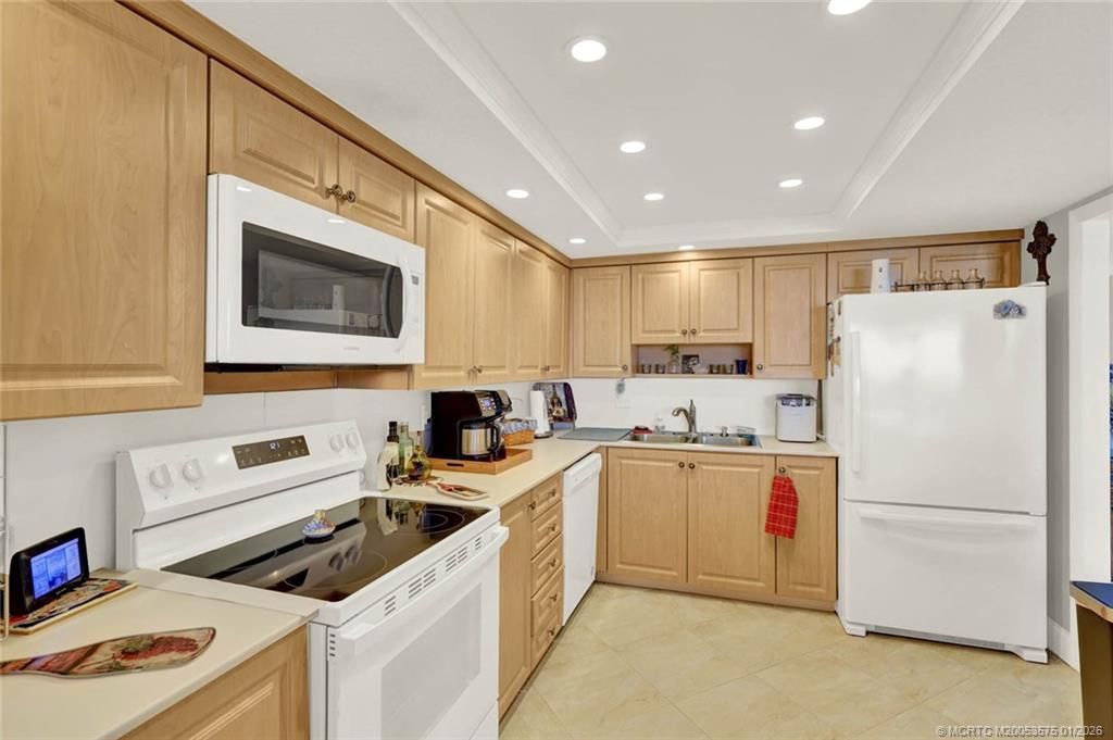 10410 S Ocean Drive, Unit 308, Jensen Beach, FL 34957 Photo