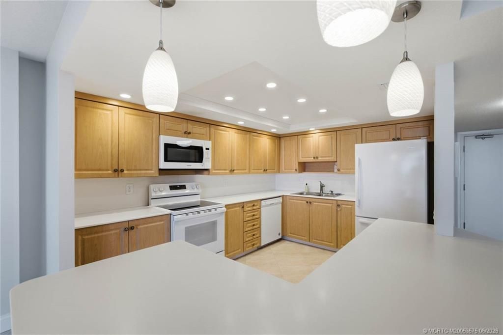 10410 S Ocean Drive, Unit 308, Jensen Beach, FL 34957 Photo