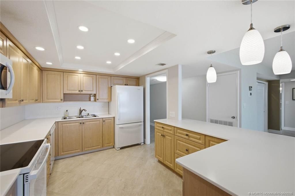 10410 S Ocean Drive, Unit 308, Jensen Beach, FL 34957 Photo