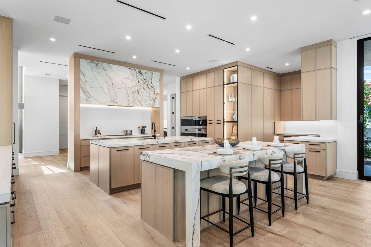 481 Thatch Palm Drive, Boca Raton, FL 33432 Photo