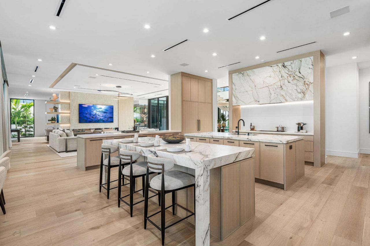 481 Thatch Palm Drive, Boca Raton, FL 33432 Photo