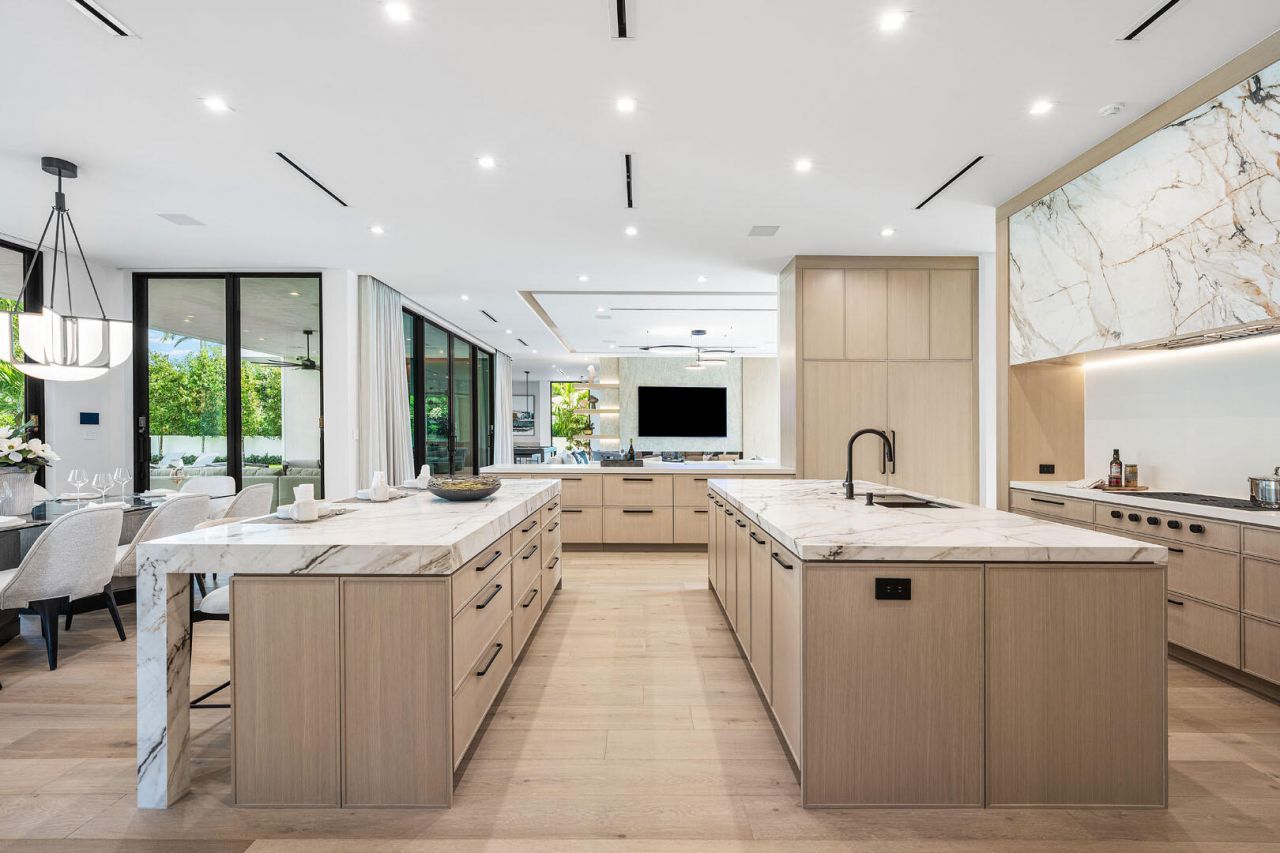 481 Thatch Palm Drive, Boca Raton, FL 33432 Photo