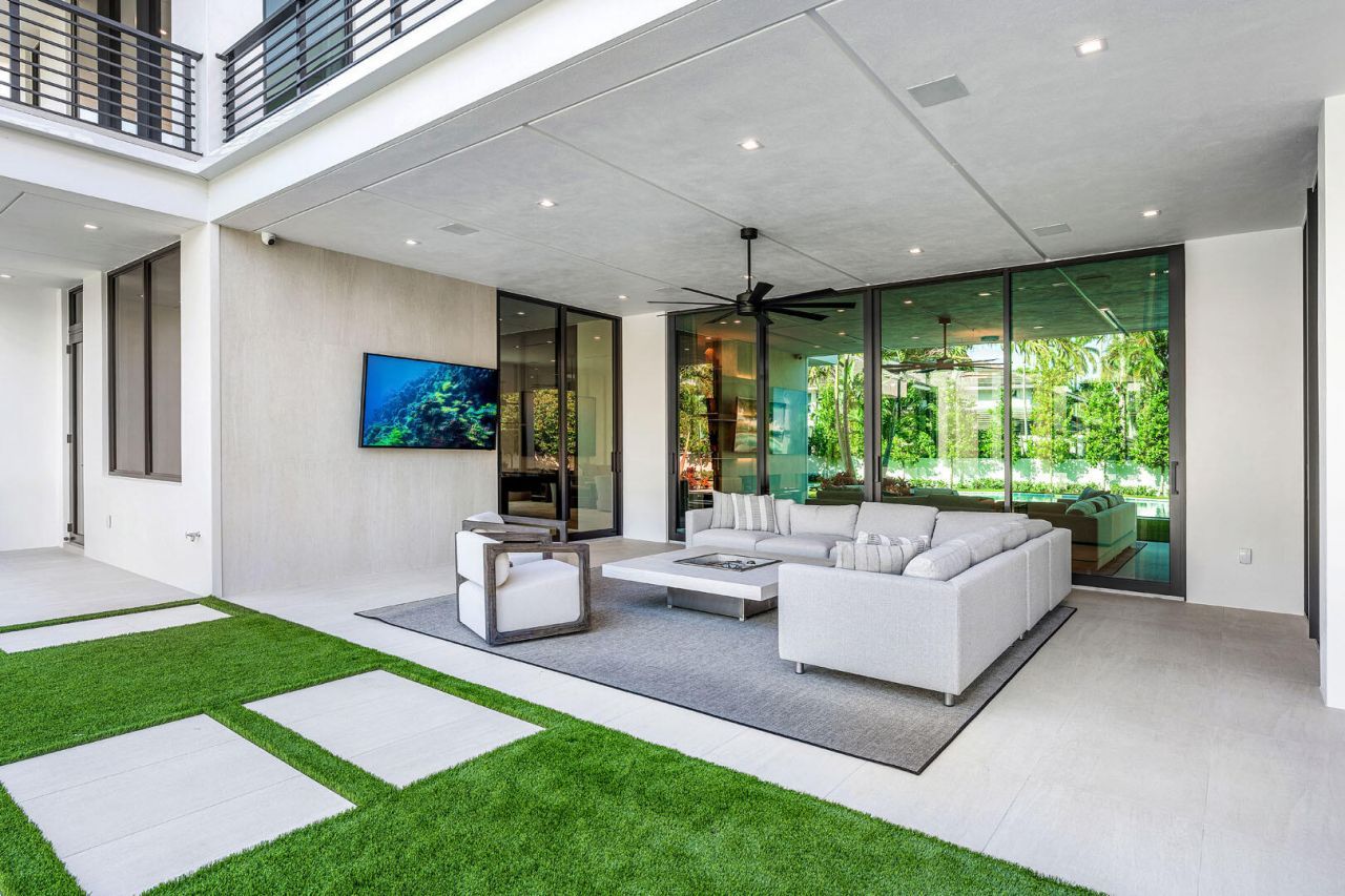 481 Thatch Palm Drive, Boca Raton, FL 33432 Photo