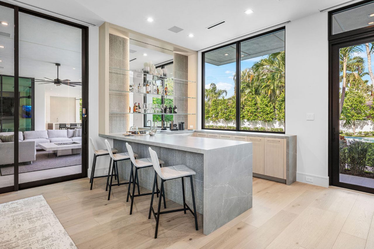 481 Thatch Palm Drive, Boca Raton, FL 33432 Photo