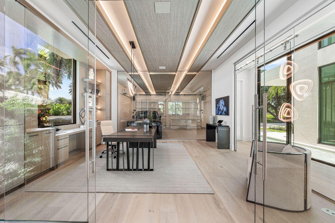 481 Thatch Palm Drive, Boca Raton, FL 33432 Photo