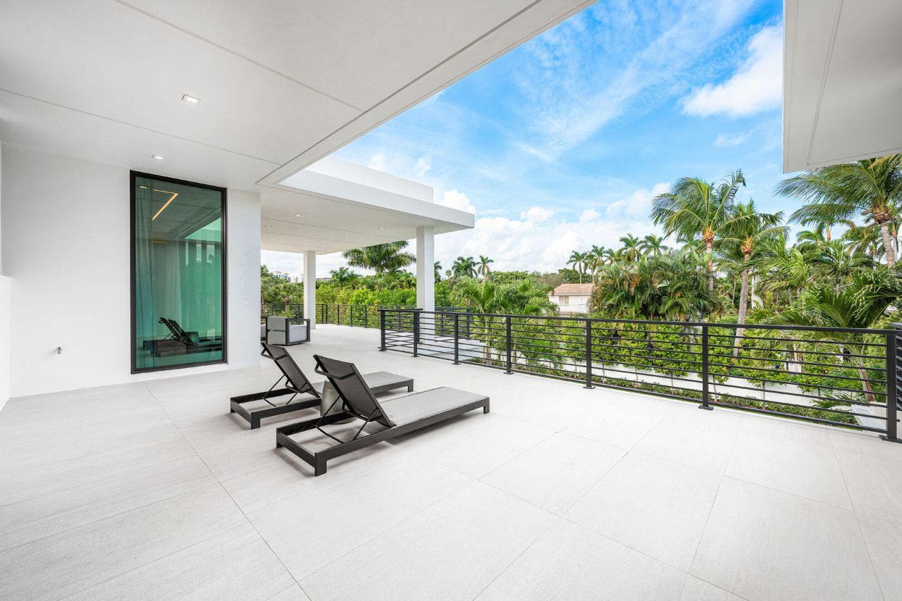 481 Thatch Palm Drive, Boca Raton, FL 33432 Photo