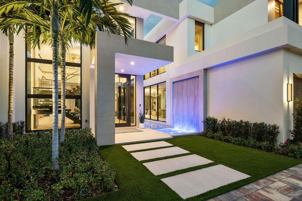 481 Thatch Palm Drive, Boca Raton, FL 33432 Photo