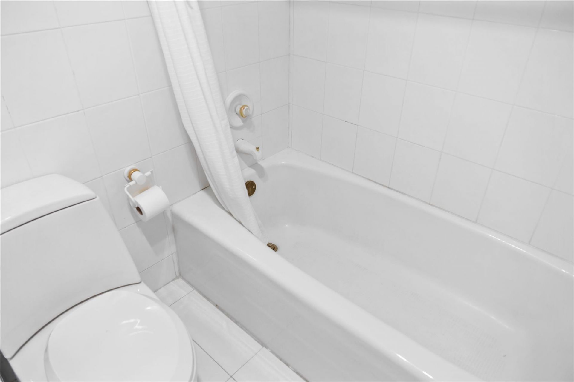 20505 E Country Club Drive, Unit PH33, Aventura, FL 33180 Photo