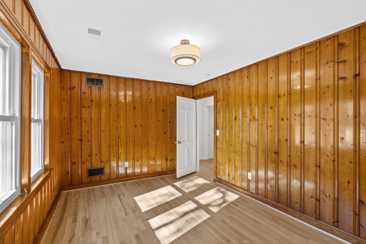 5000 Lancaster Street Photo 19