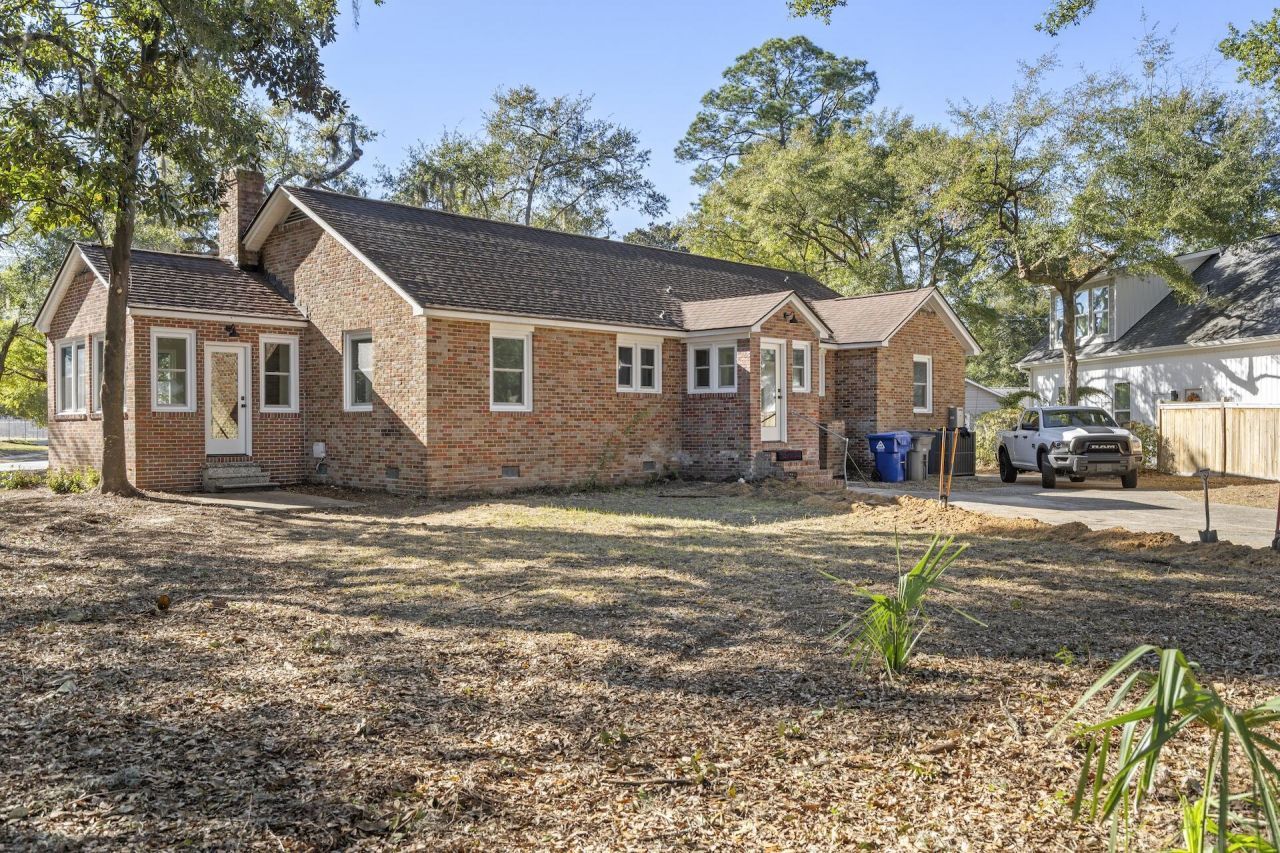 5000 Lancaster Street Photo 9