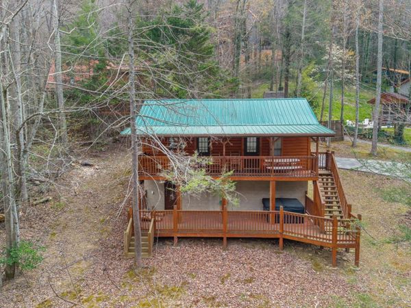 2230 Cove Creek Drive, Sevierville, TN 37862