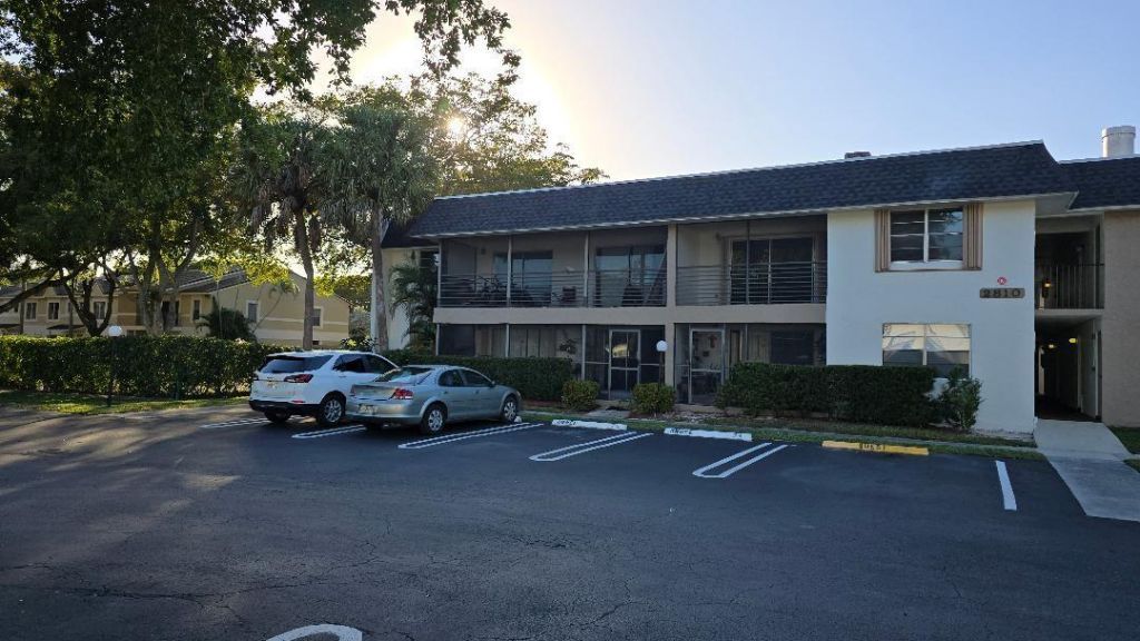 2810 Riverside Drive, Unit 202, Coral Springs, FL 33065 Photo