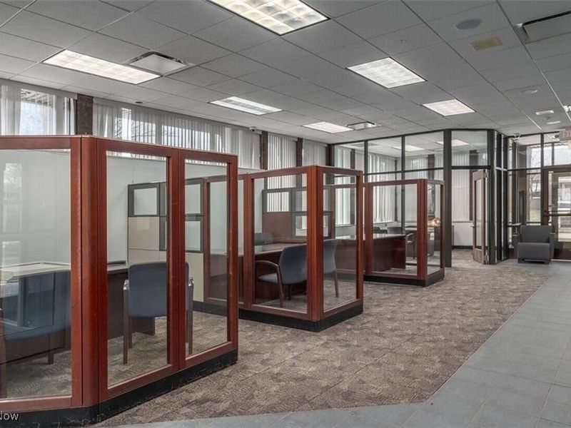 365 E 200th Street, Euclid, OH 44119 Photo 9