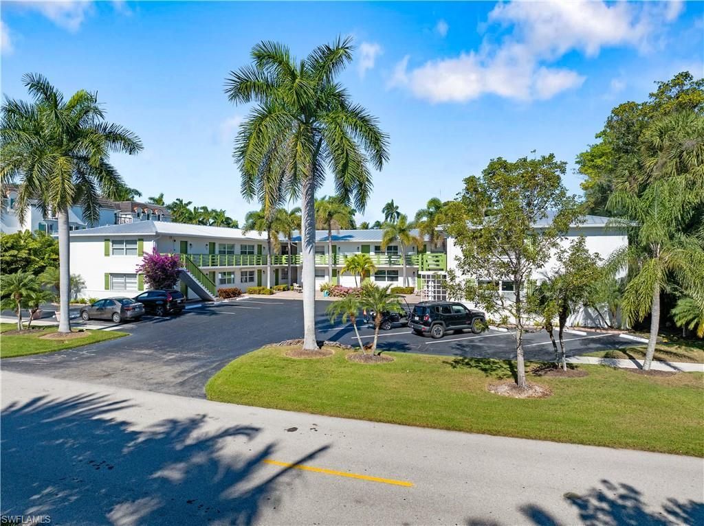 975 9th Ave S, Unit 1, Naples, FL 34102 Photo