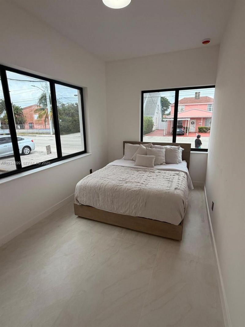 2436 SW 7th St, Unit 5, Miami, FL 33135 Photo