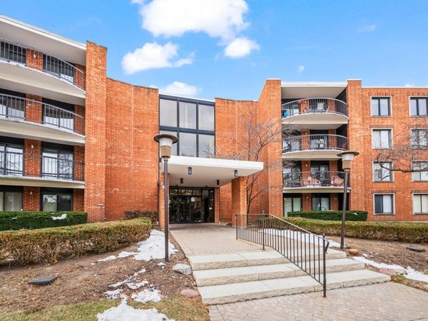 1415 E Central Road, Unit 306A, Arlington Heights, IL 60005