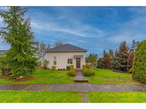 205 N 3RD ST, Jefferson, OR 97352