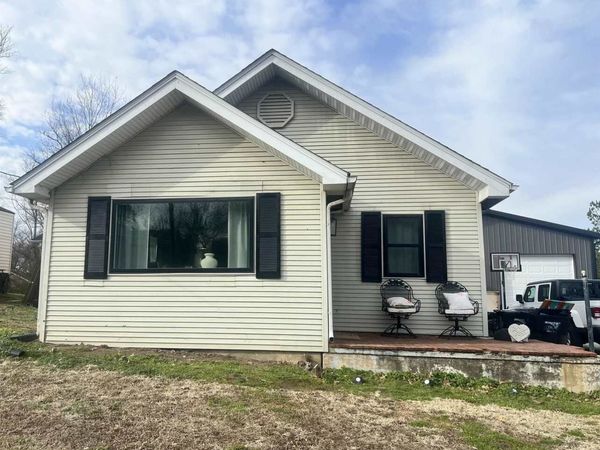 601 N 6th Street, Vienna, IL 62995