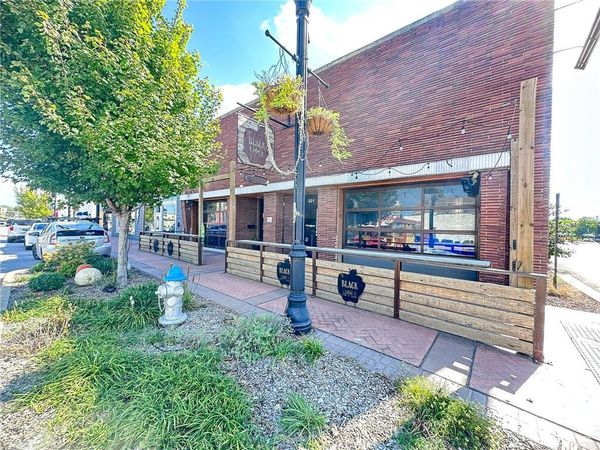 321 & 323 E Emma Avenue, Springdale, AR 72764