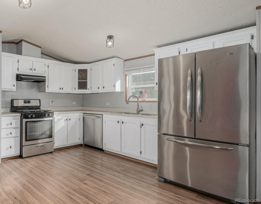 800 S Santa Fe Avenue, Fountain, CO 80817 Main Photo