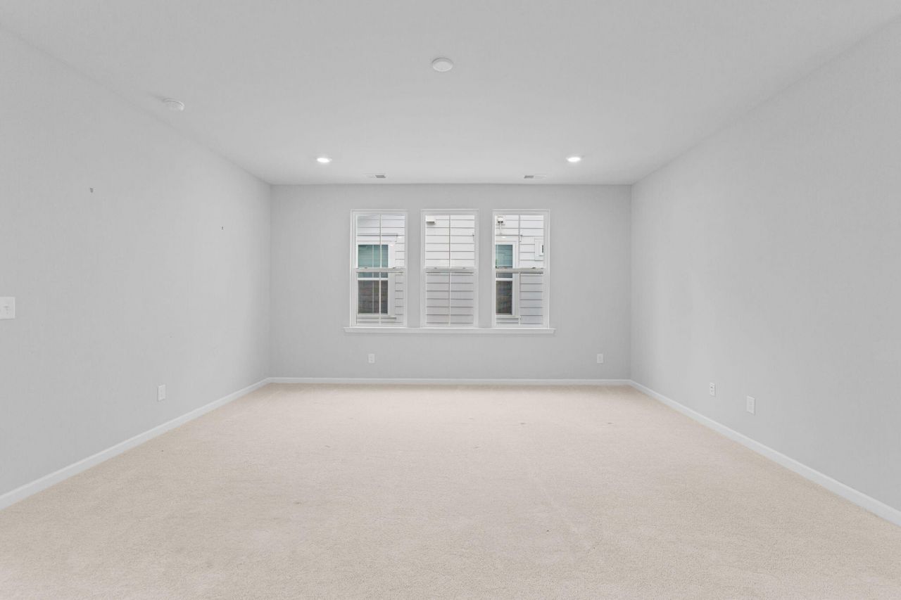 103 Ilderton Street Photo 23