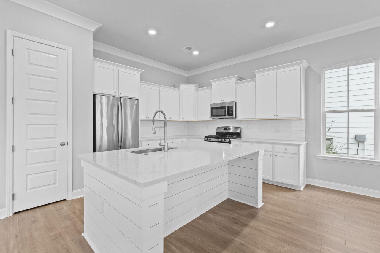 103 Ilderton Street Photo 6