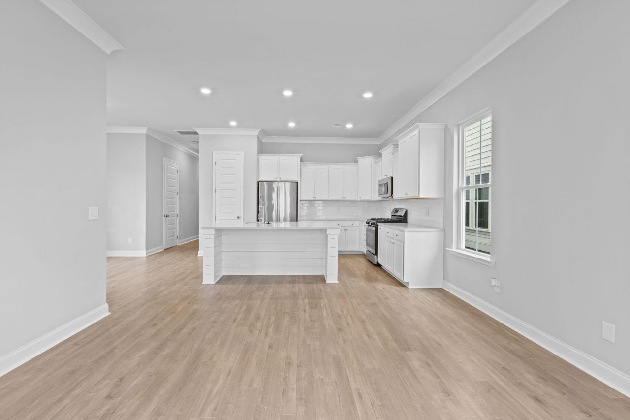 103 Ilderton Street Photo 7