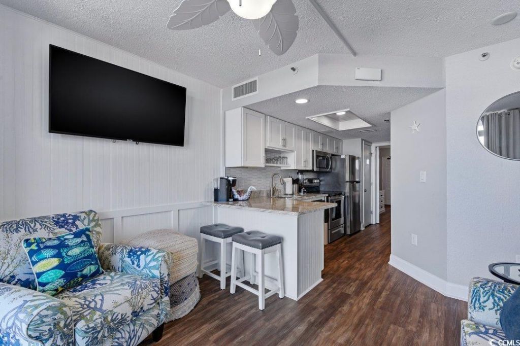 161 Seawatch Dr. Photo 6