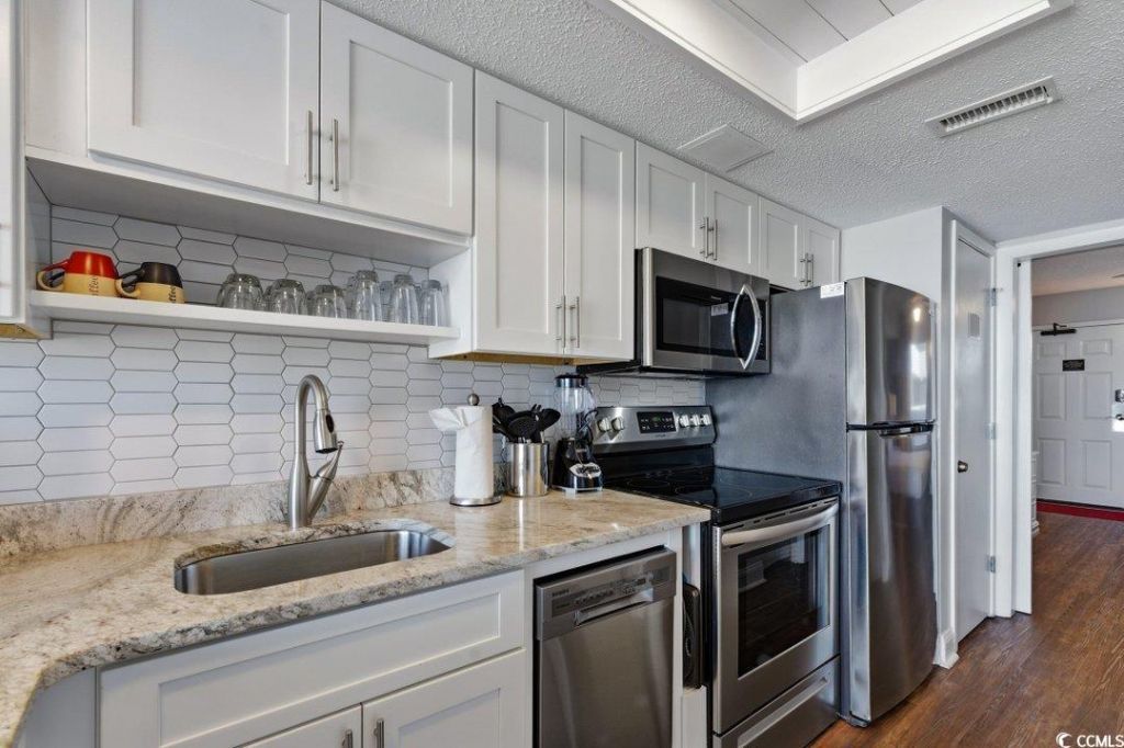 161 Seawatch Dr. Photo 9