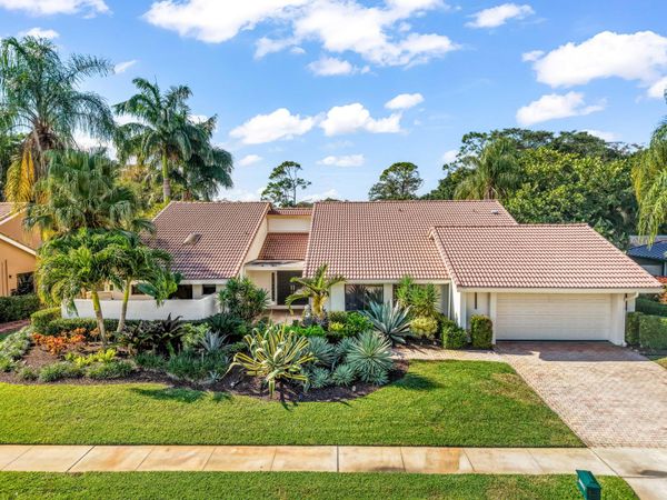10571 Boca Woods Lane, Boca Raton, FL 33428