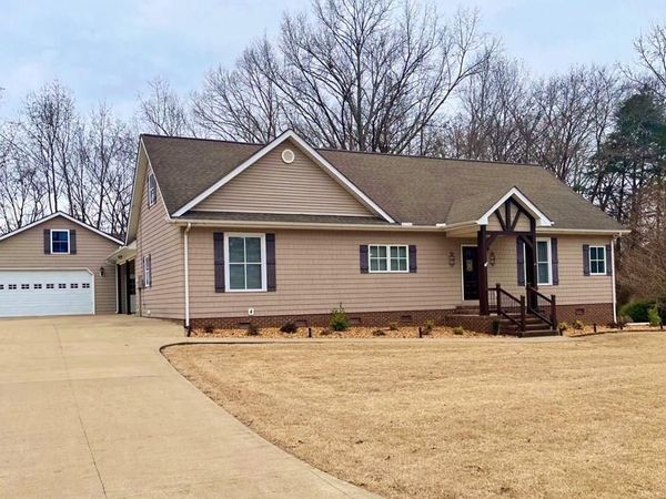 215 Sunrise, Paris, TN 38242