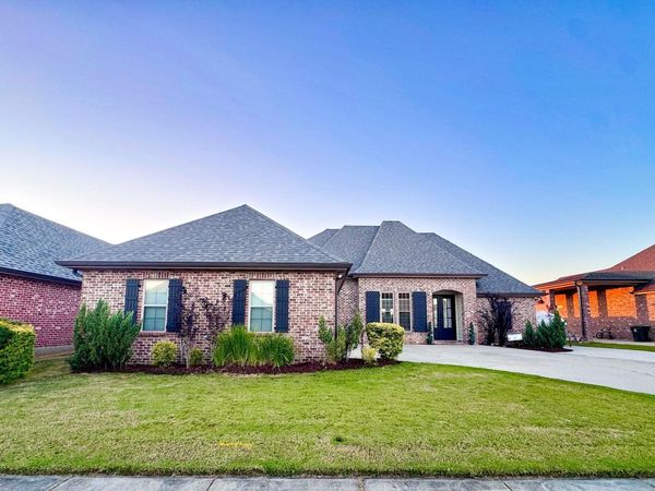 326 Ravensaide Drive, Houma, LA 70360